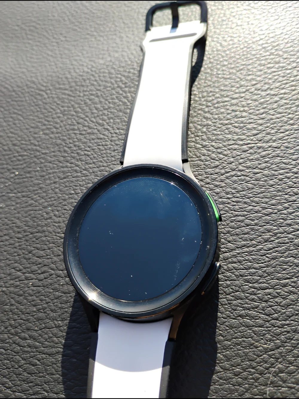 Smartwatch with White Band and Black Case - Lightweight Wearable Golf Edition